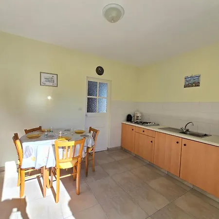 Maison De Au Calme Proche - 4 Pers. - Fr-1-777-51